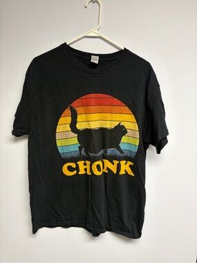 Black 'Chonk' Cat Graphic Tee - Retro Rainbow Design